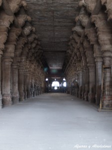 Parte del Interior del Pudu Mandapam